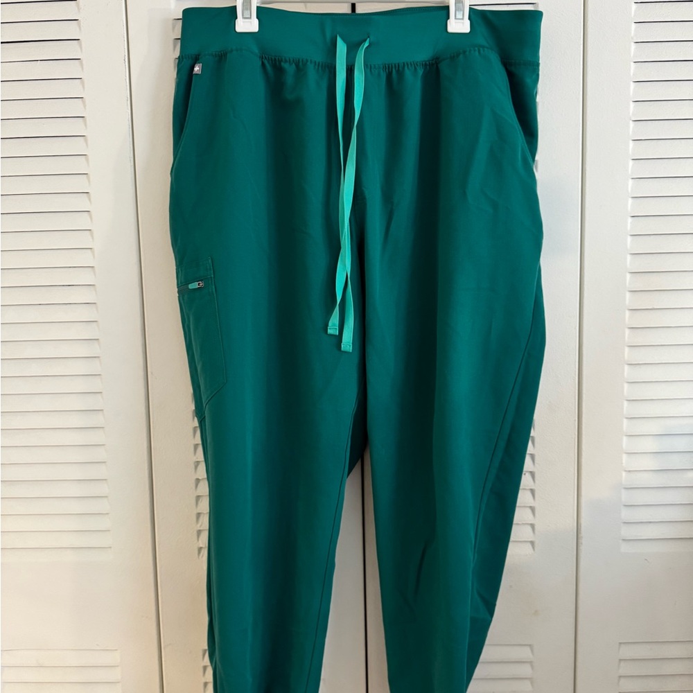 Figs Hunter Green Women’s High Waisted Zamora Joggers, Scrub Pants